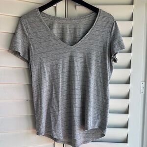 Lululemon Athletica Gray Fitted Short Sleeve T-Shirt